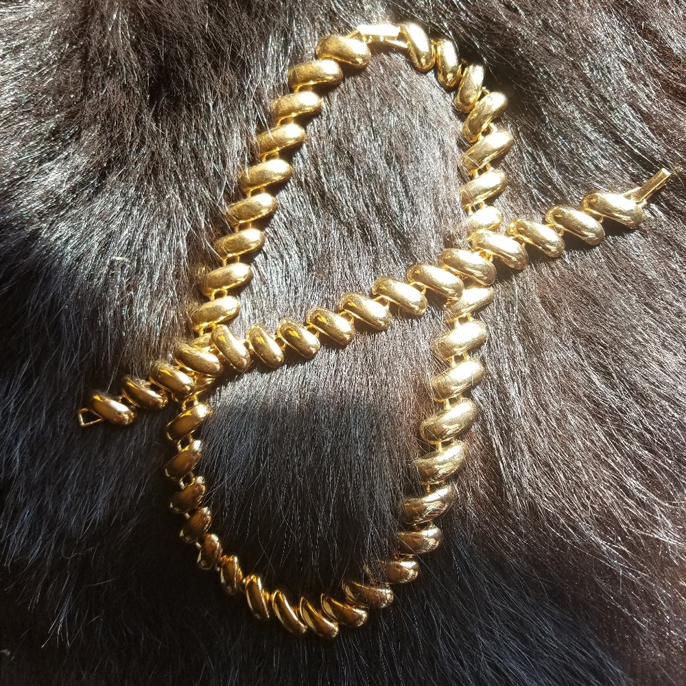 Gold tone necklace &. Matching bracelet